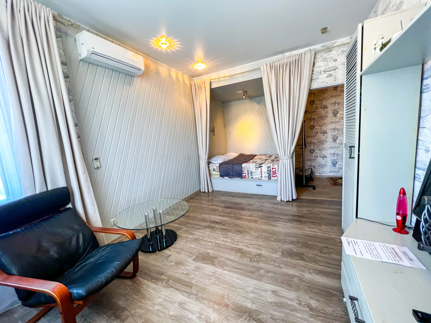 Апартаменты Квартира AlexHome РП Свердловский Молодежная 2