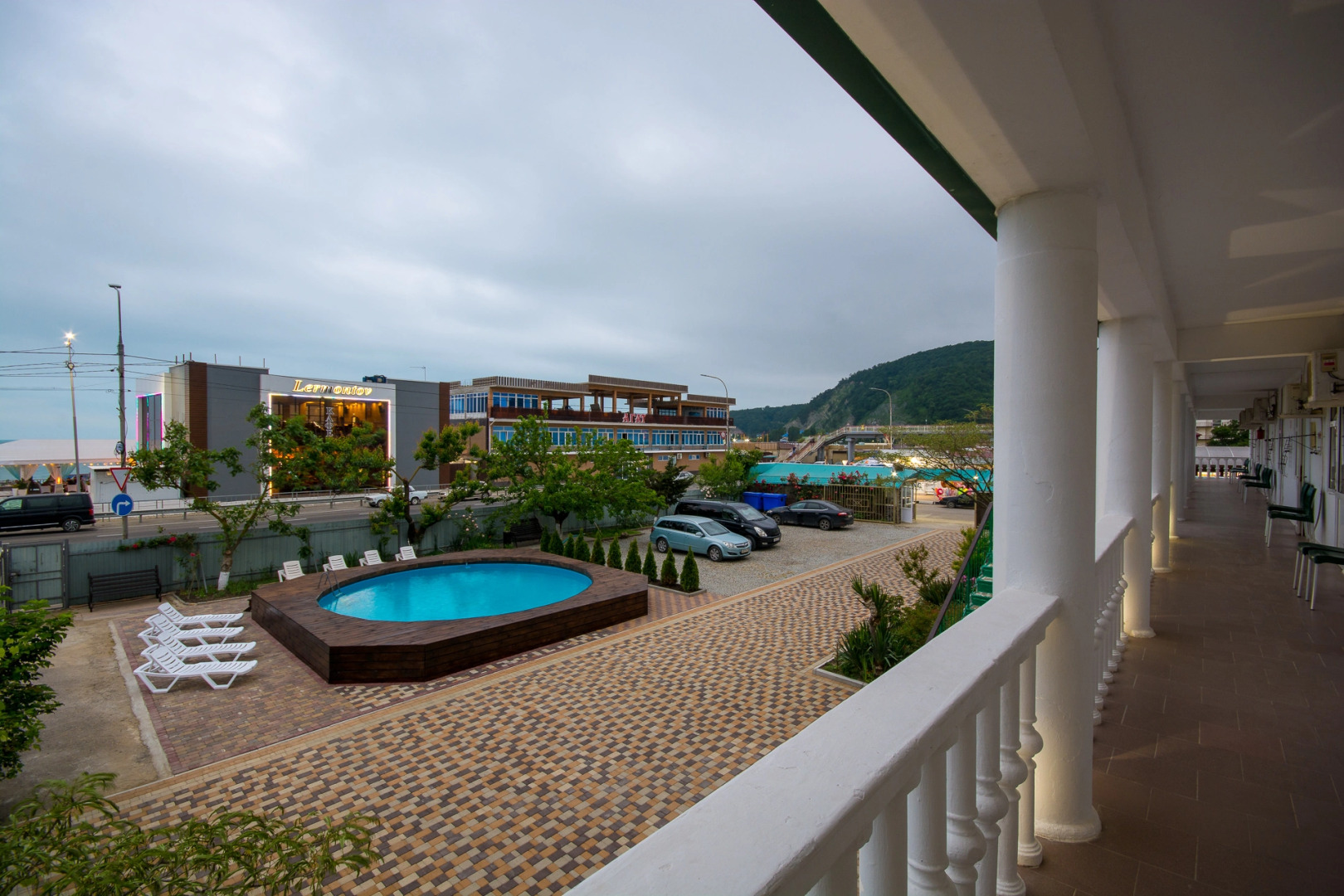 Курортный отель Лазурный берег