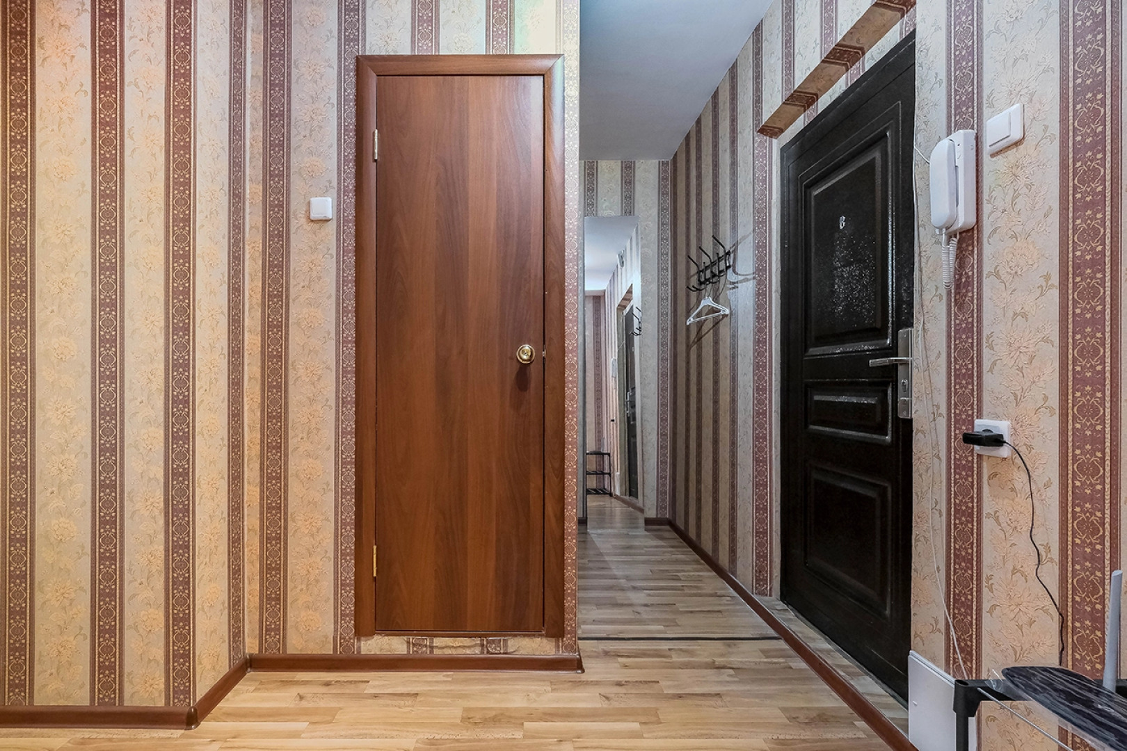 Квартира рядом с Мнтк им. Федорова и Ск Заря