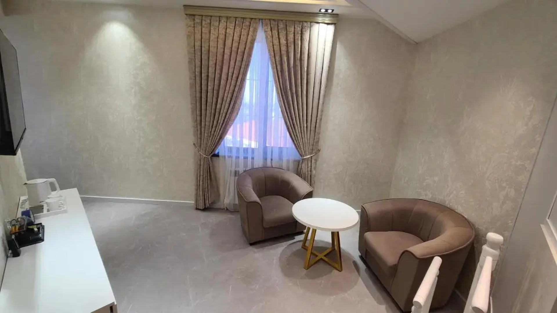 Отель Shedevr Plaza