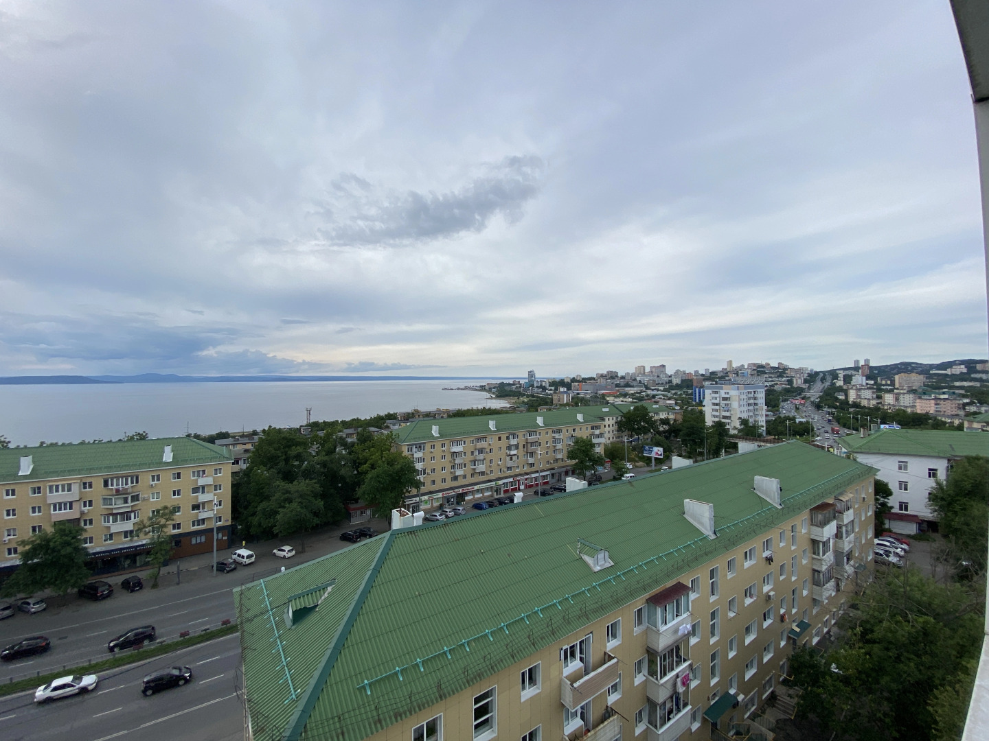 Апартаменты на проспекте 100летия 46а с видом на море