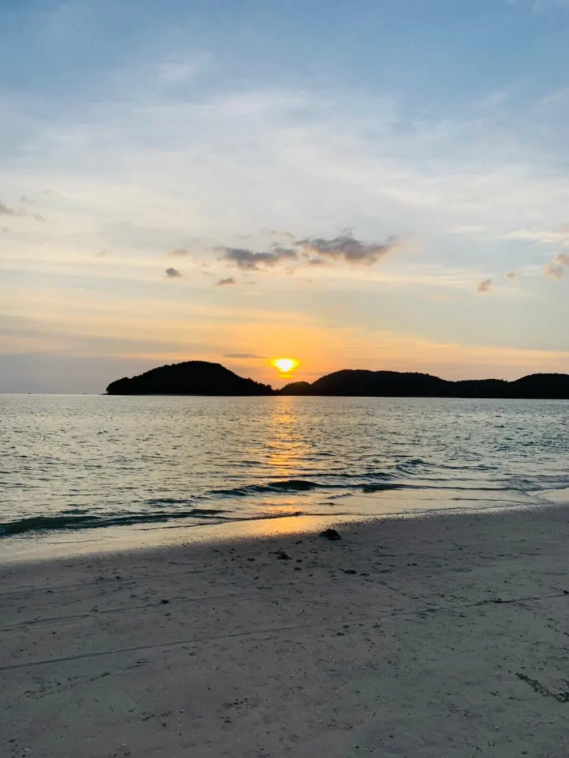 Отель Dlima Beach Inn Langkawi
