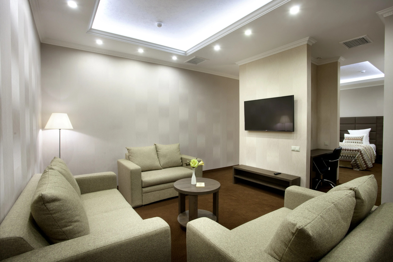 Отель Amici Grand Hotel