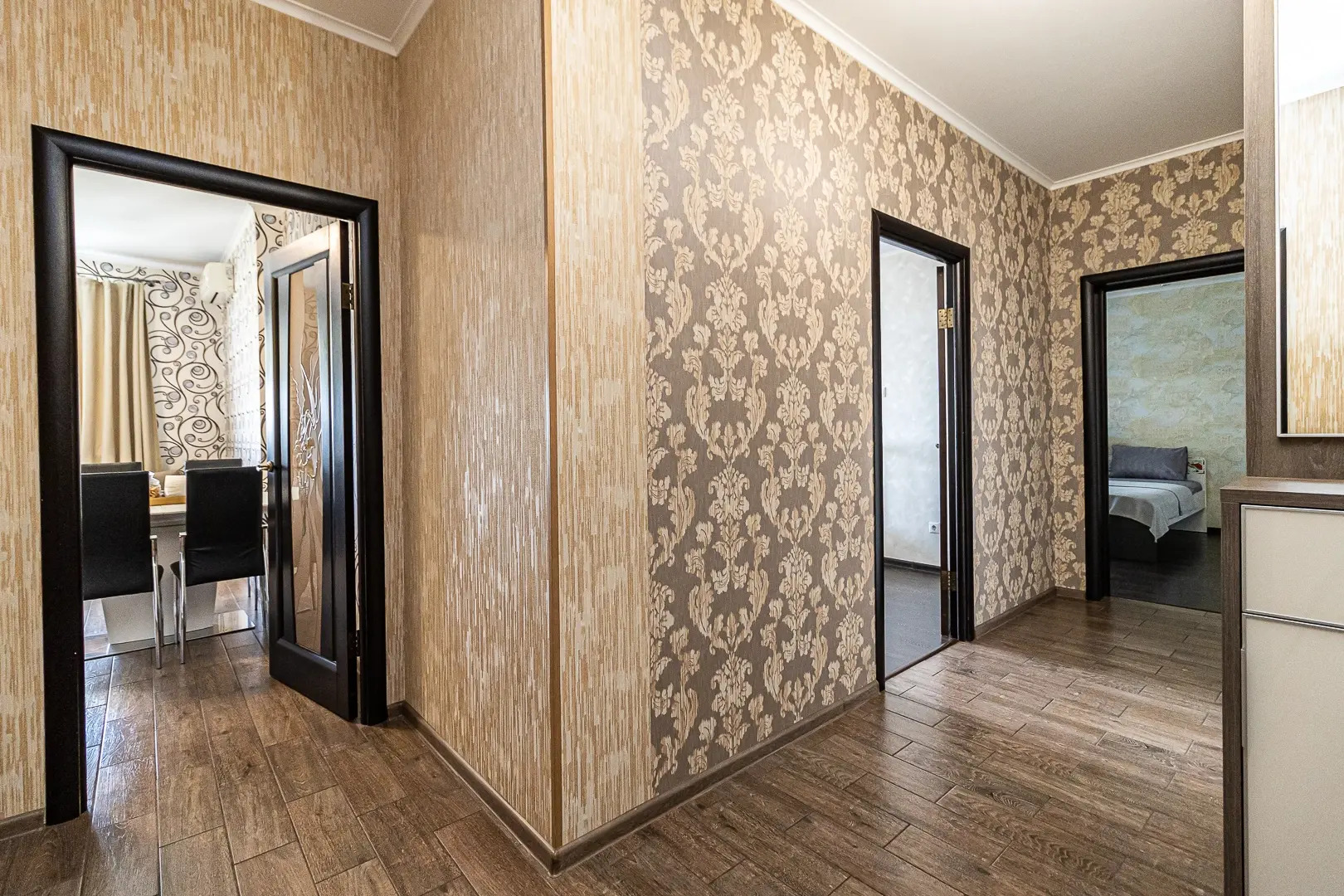 Квартира Просторная двухкомнатная недалеко от парка Галицкого