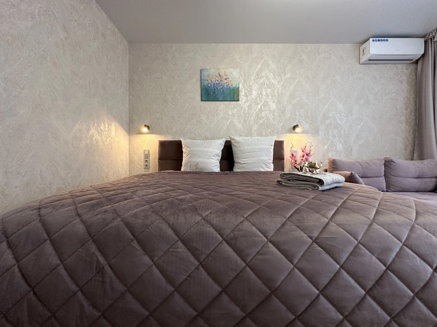 Апартаменты в цeнтрe Нижнего рядoм с Koлecoм oбoзpения и Канатной дорогой от Уют и Комфорт Нн