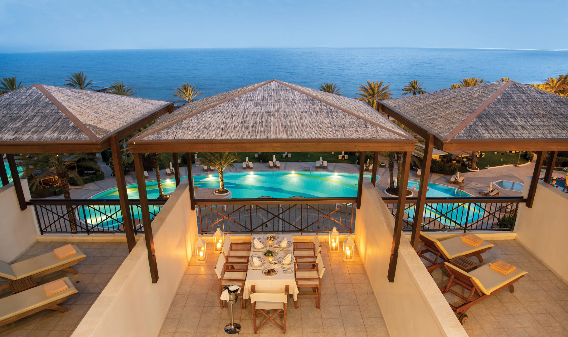 Отель Constantinou Bros Athena Beach