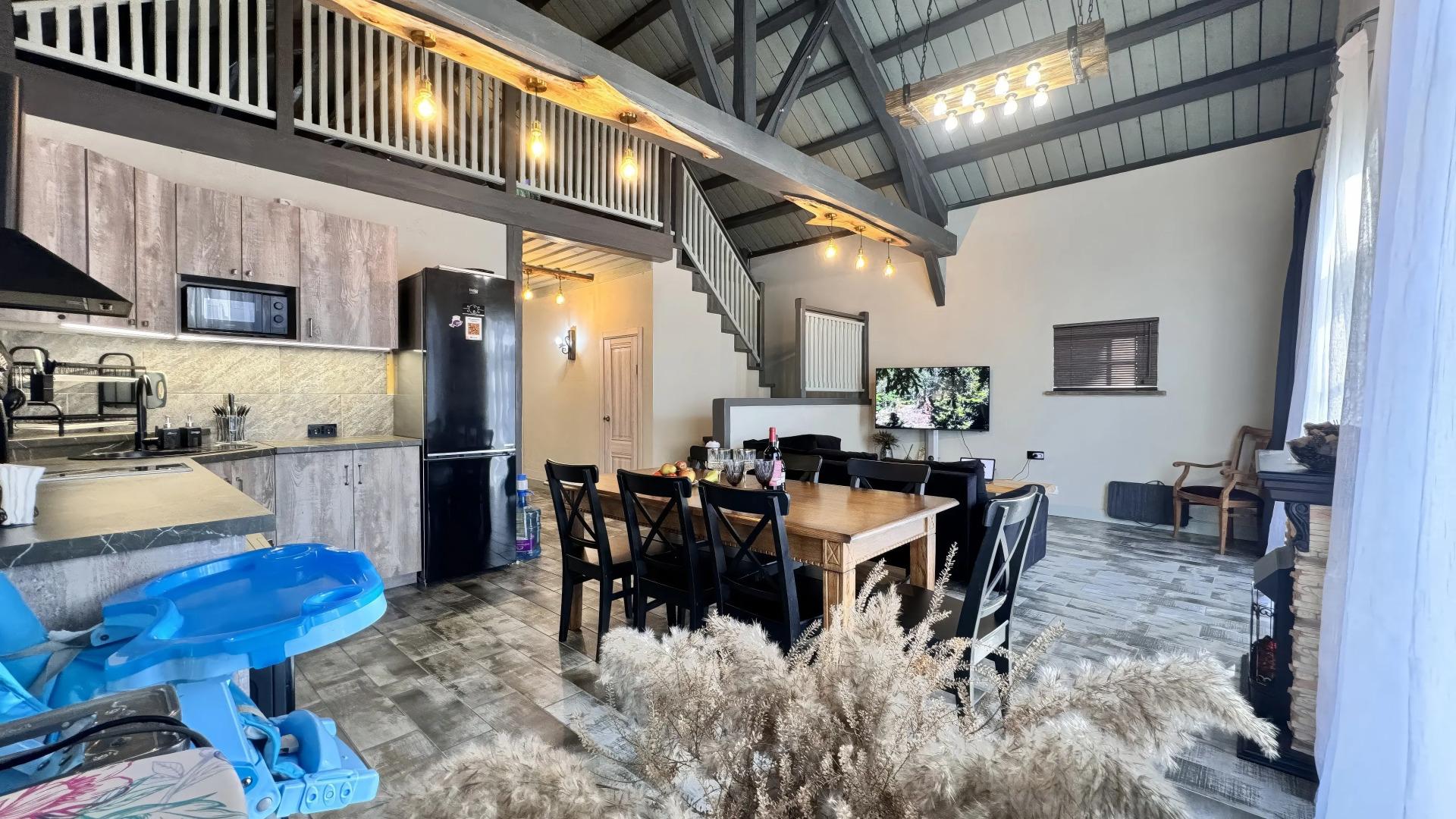 Частный дом коттедж у пристани в центре города