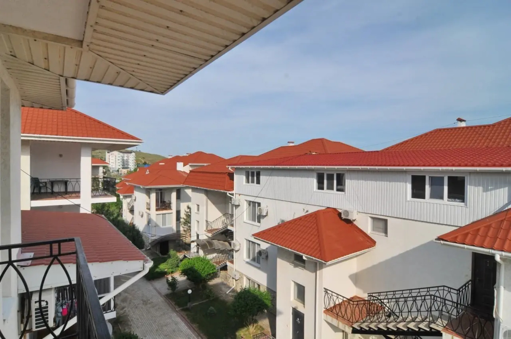 Апартаменты №4 Стандарт, 1 линия, боковой вид на море (4чел)