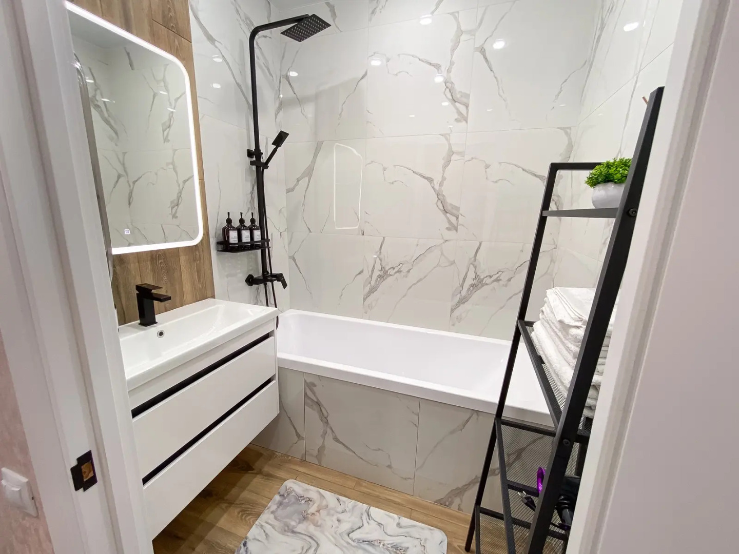 Апартаменты рядом с Александровским парком и аквапарком