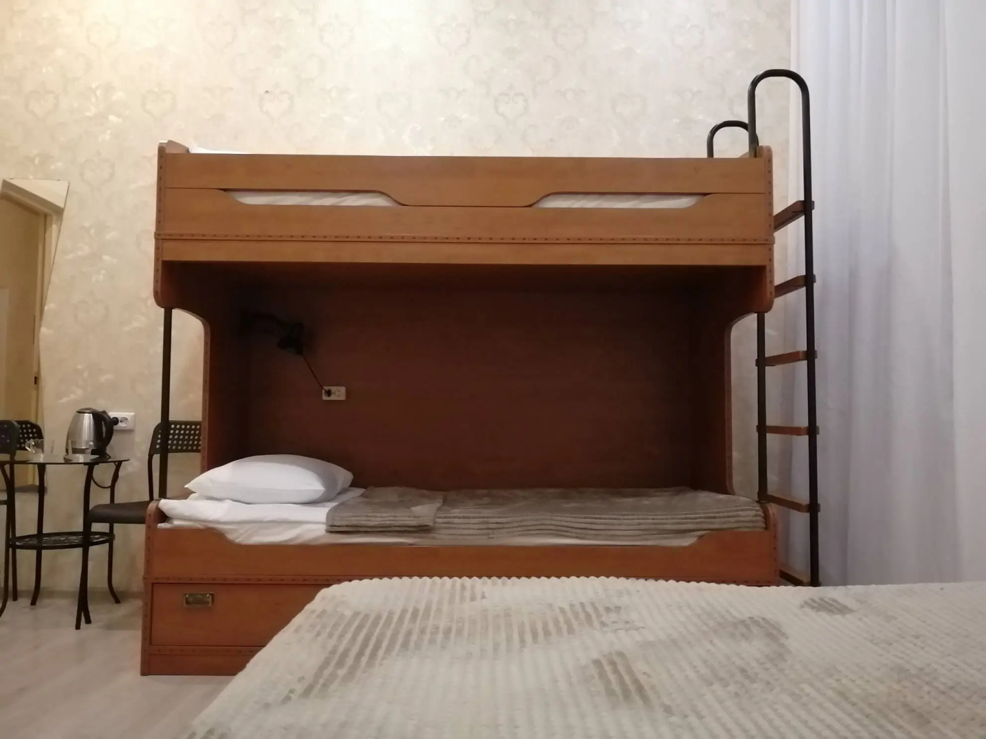 Hotel 812