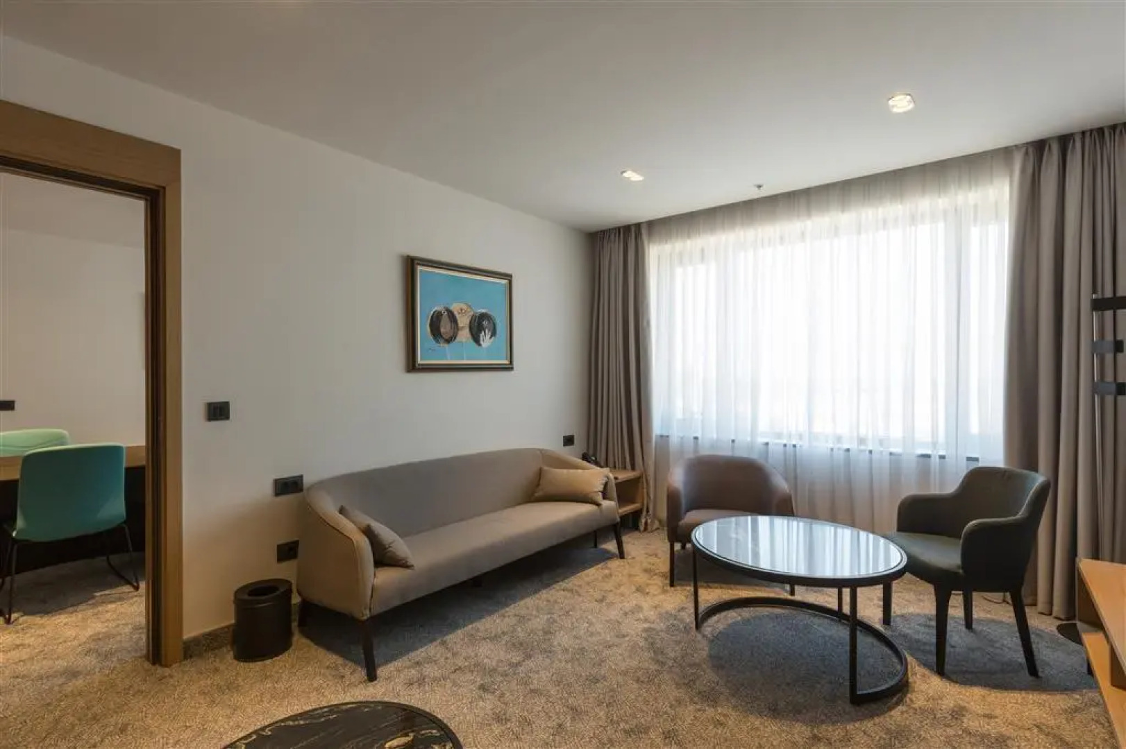 Отель Mona Plaza