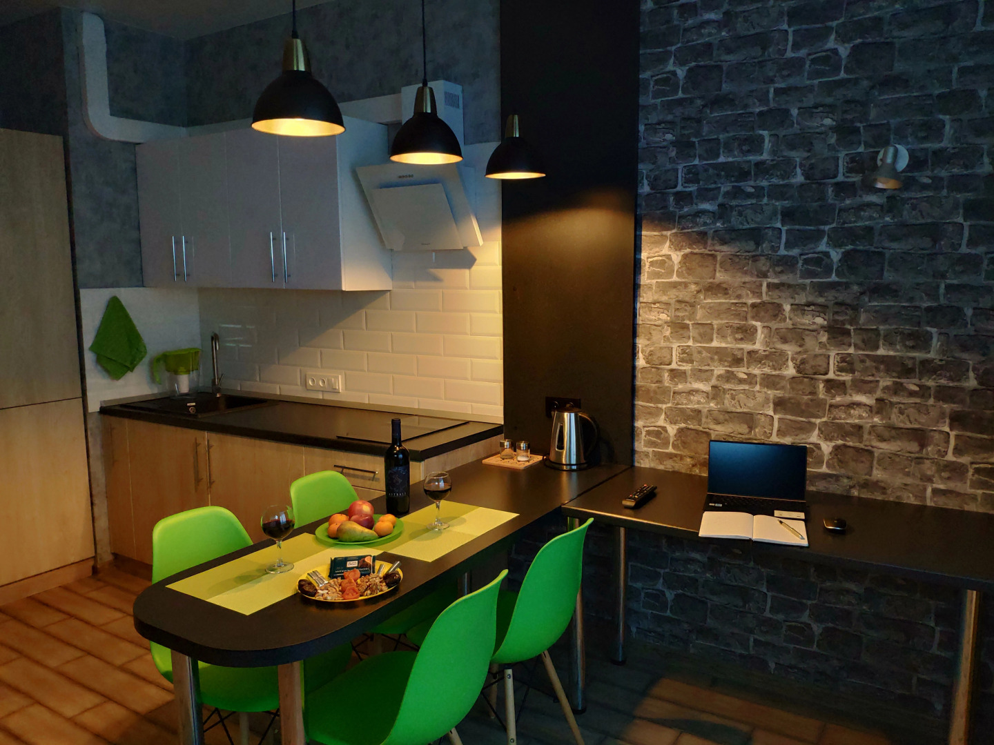 Квартира Просторные стильные апартаменты в центре с супер видом