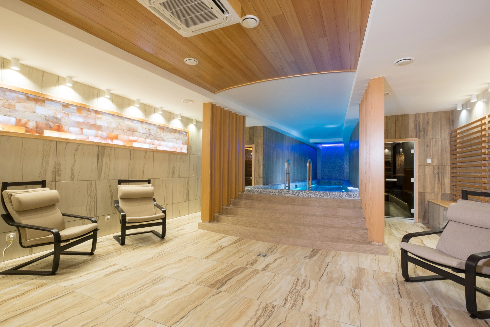 Отель Томь Ривер Плаза