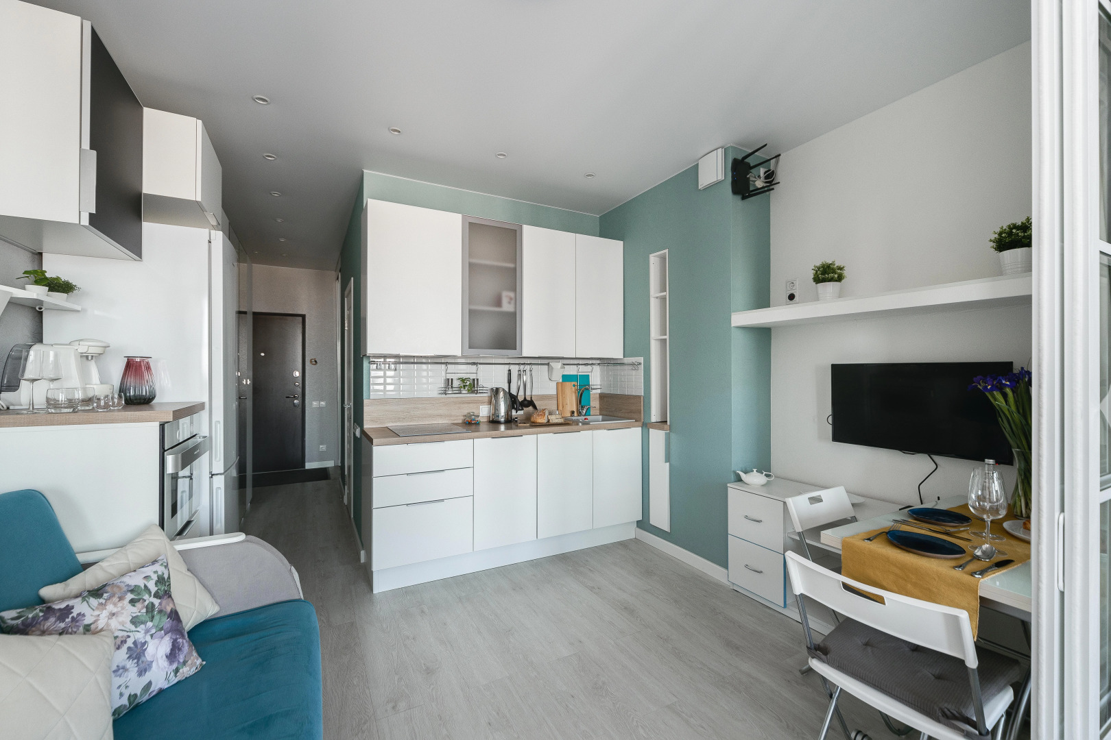 Апартаменты Lalapart Marengo с панорамным видом на 35 этаже небоскреба Савеловский Сити