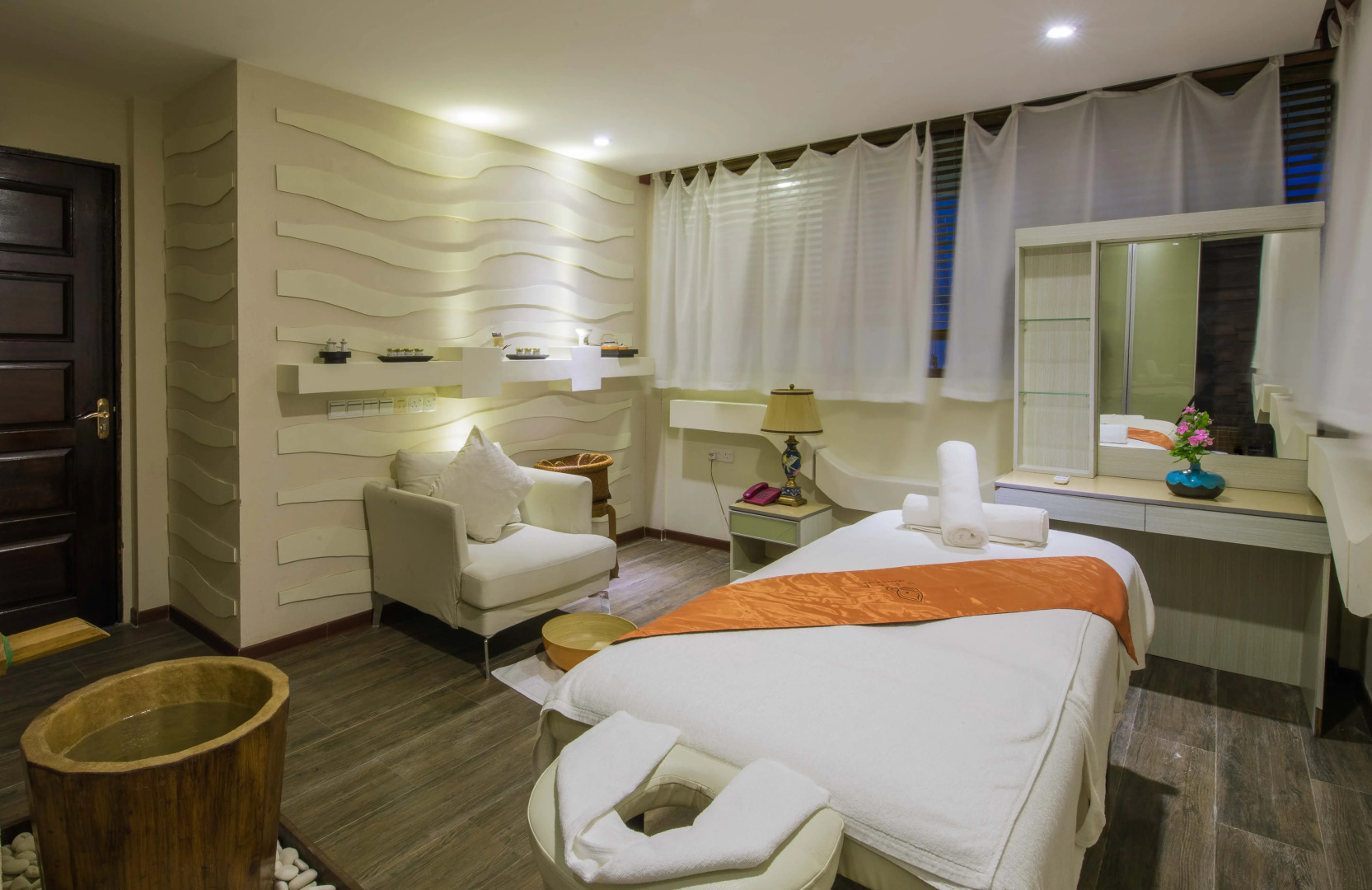 Отель Aquzz Inn & Spa