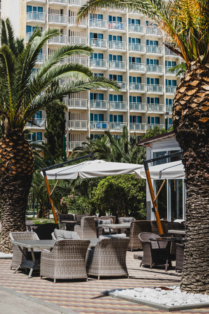 Amza Park Hotel