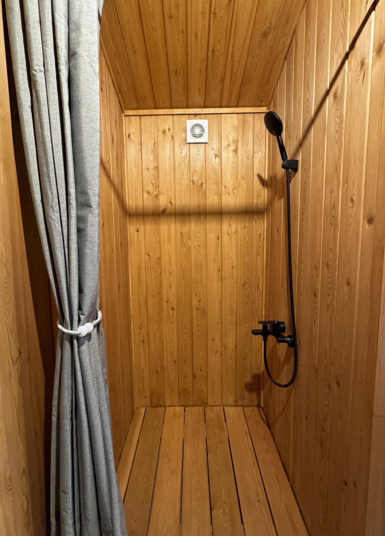 Частный дом Дом с бассейном рядом Солнечной долиной