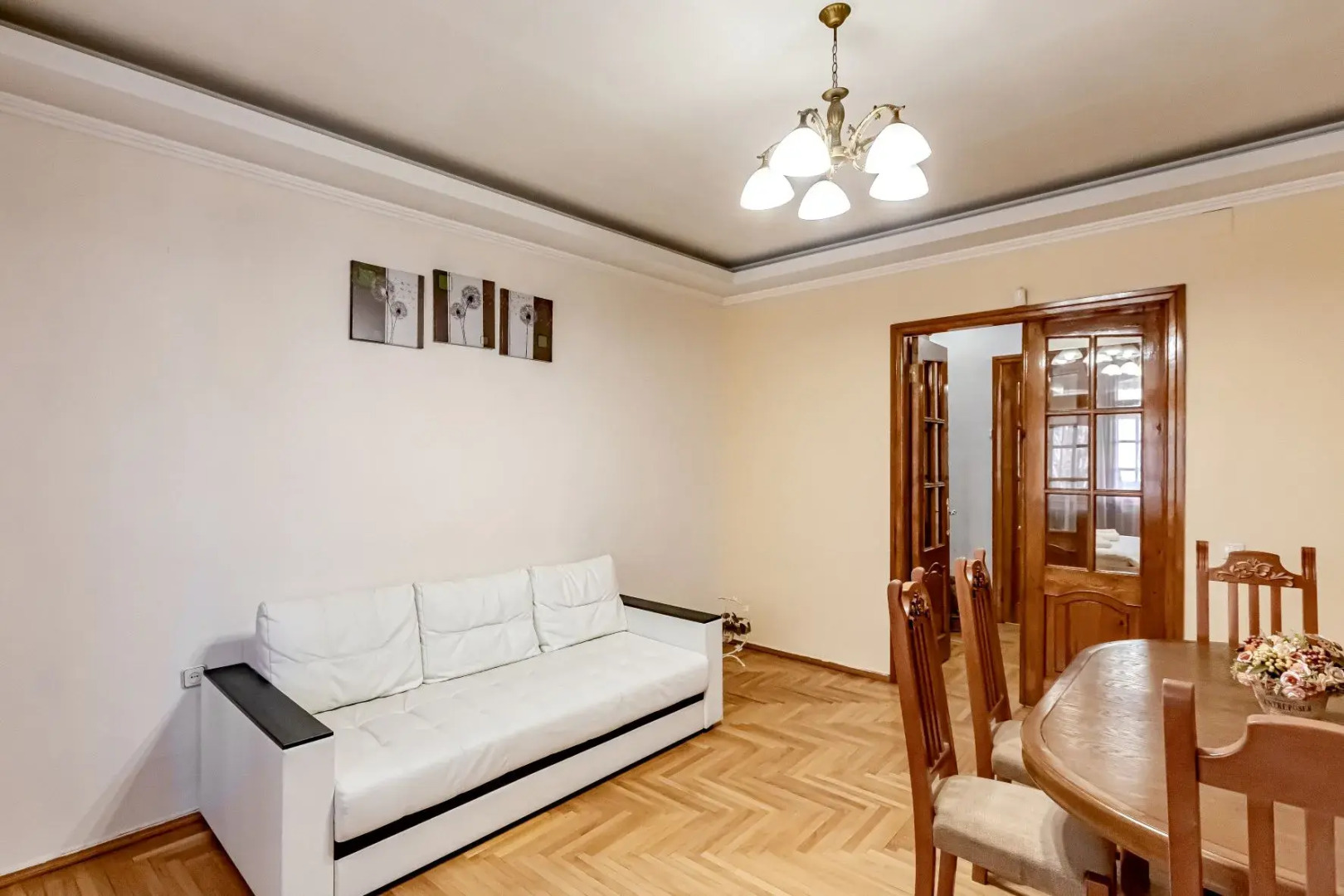 Апартаменты на Куйбышева Ирины Савельевой в центре курортного бульвара