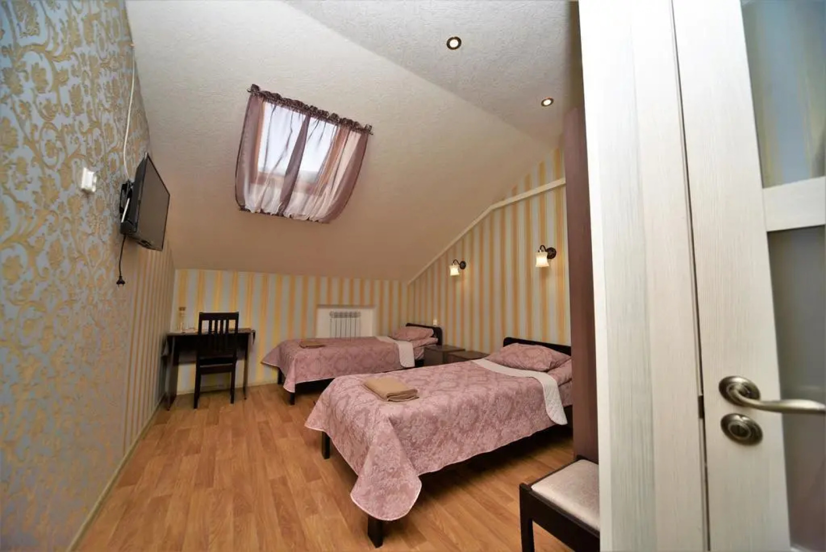 Отель Картуши