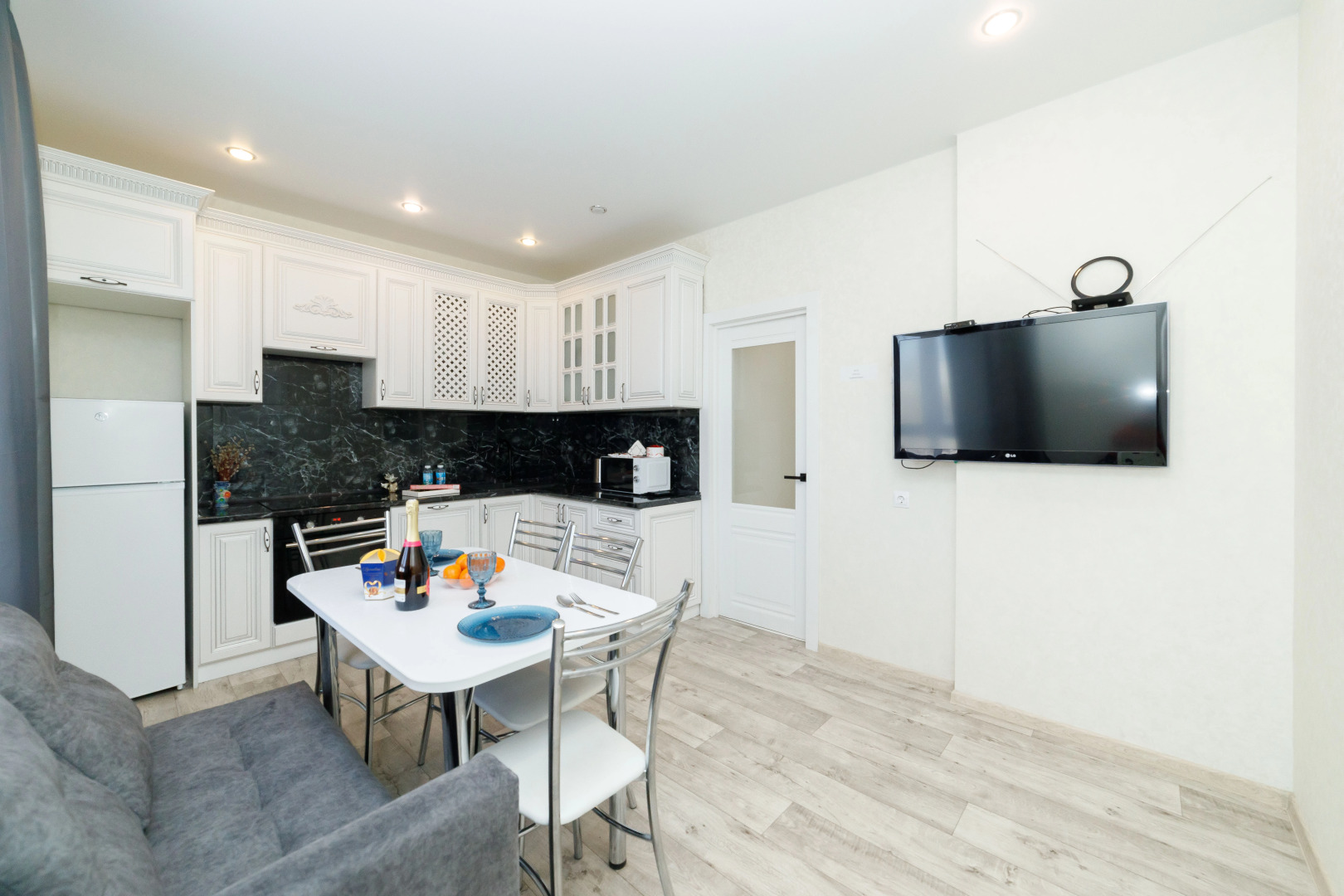 Апартаменты Двухкомнатные в ЖК Аквамарин (612)