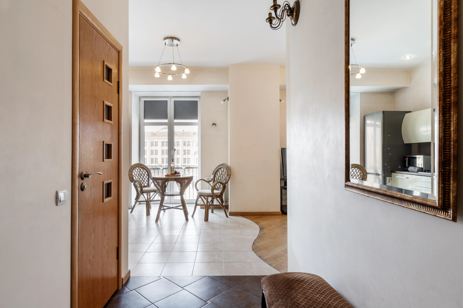 Апартаменты рядом с ЦУМом и метро