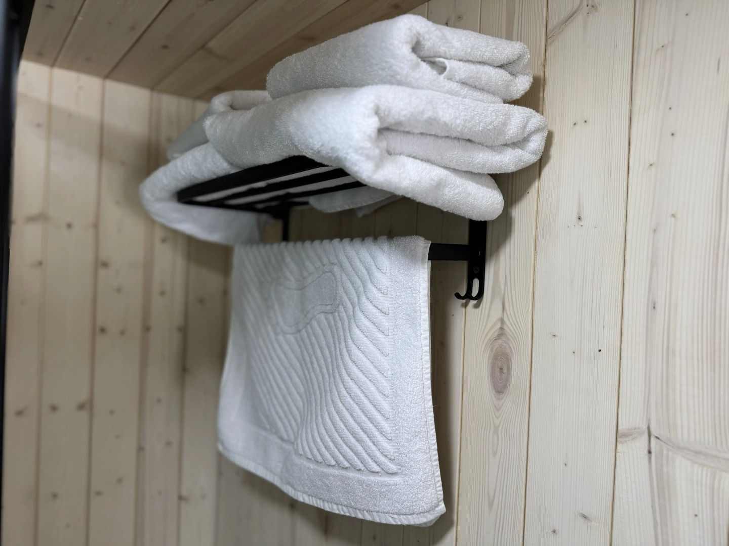 Частный дом с видом на Кавказский хребет