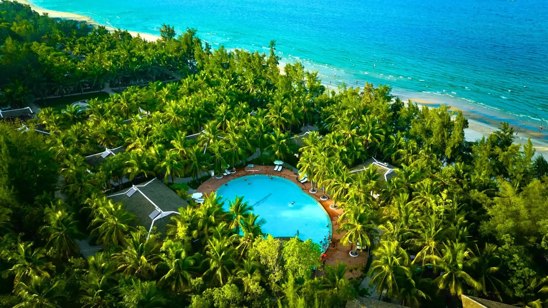 Курортный отель Lang Co Beach