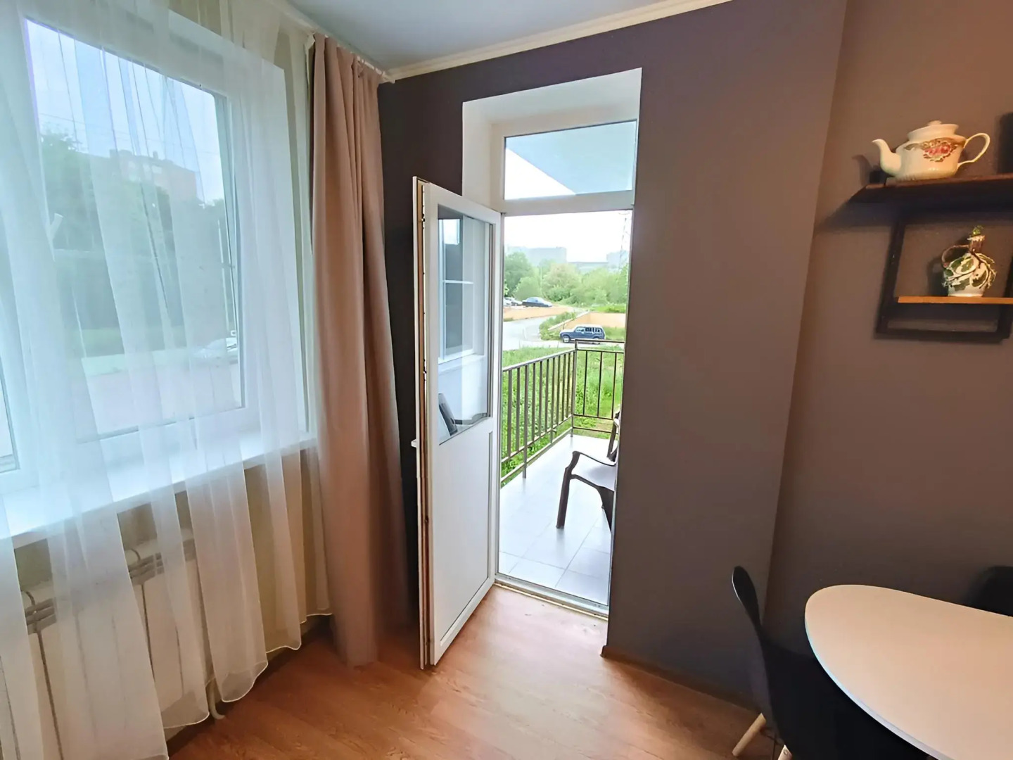 Апартаменты Двухкомнатные на втором этаже с балконом