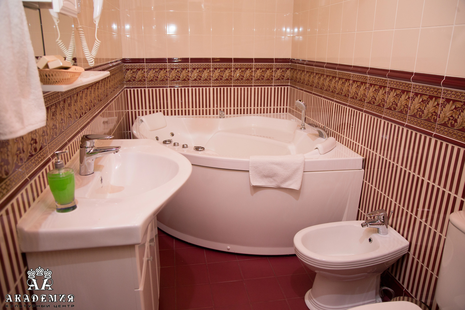 Отель Академия