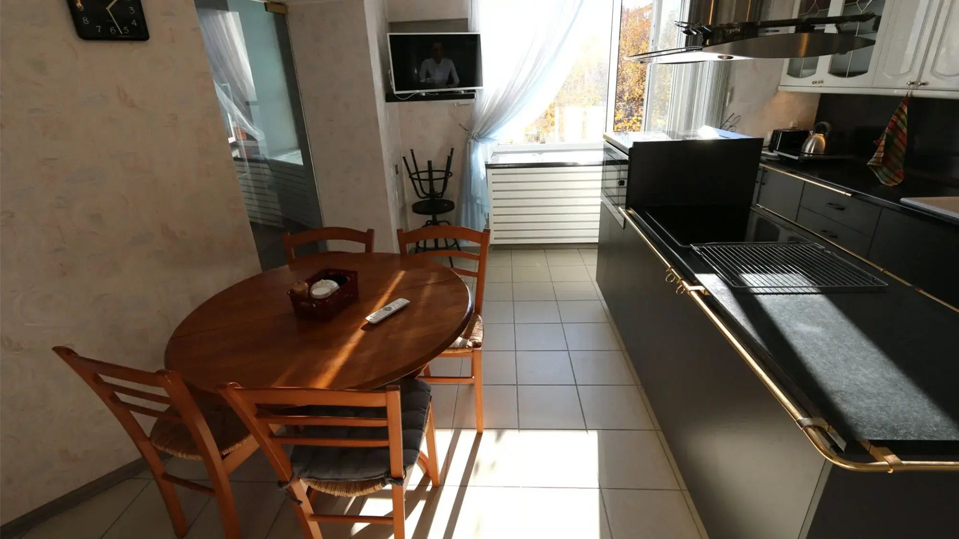 Квартира Просторная квартира с сауной рядом