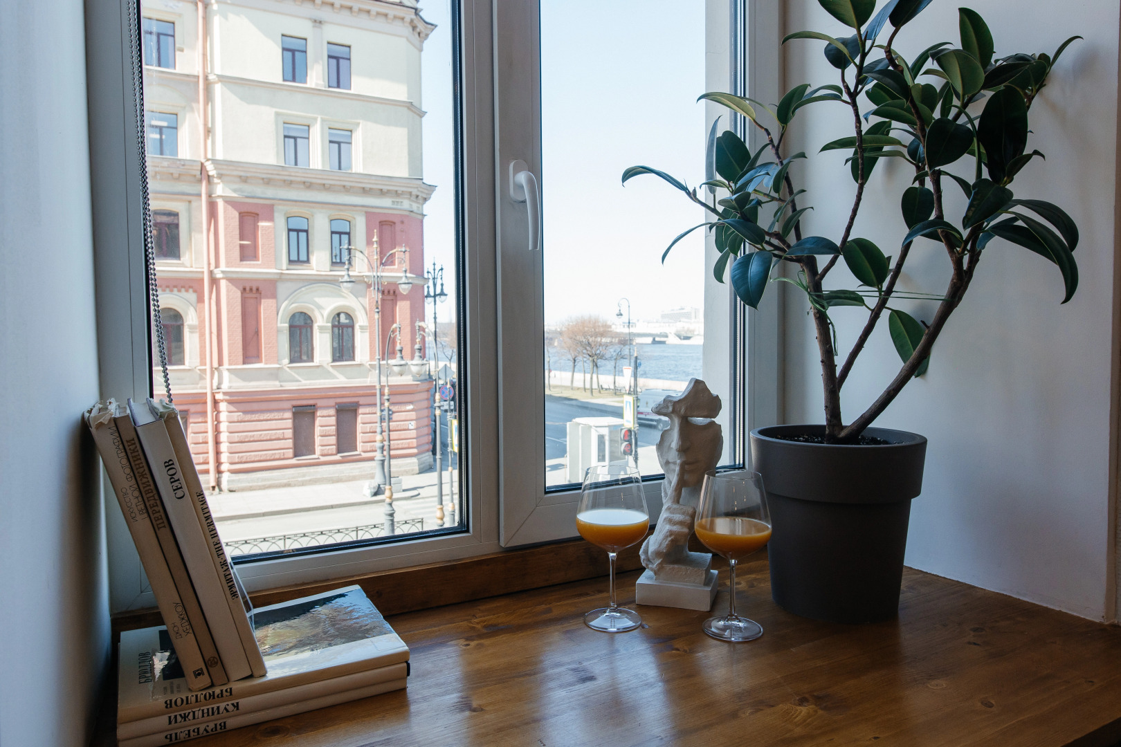 Апартаменты ApartH Deluxe с кухней и видом на Неву