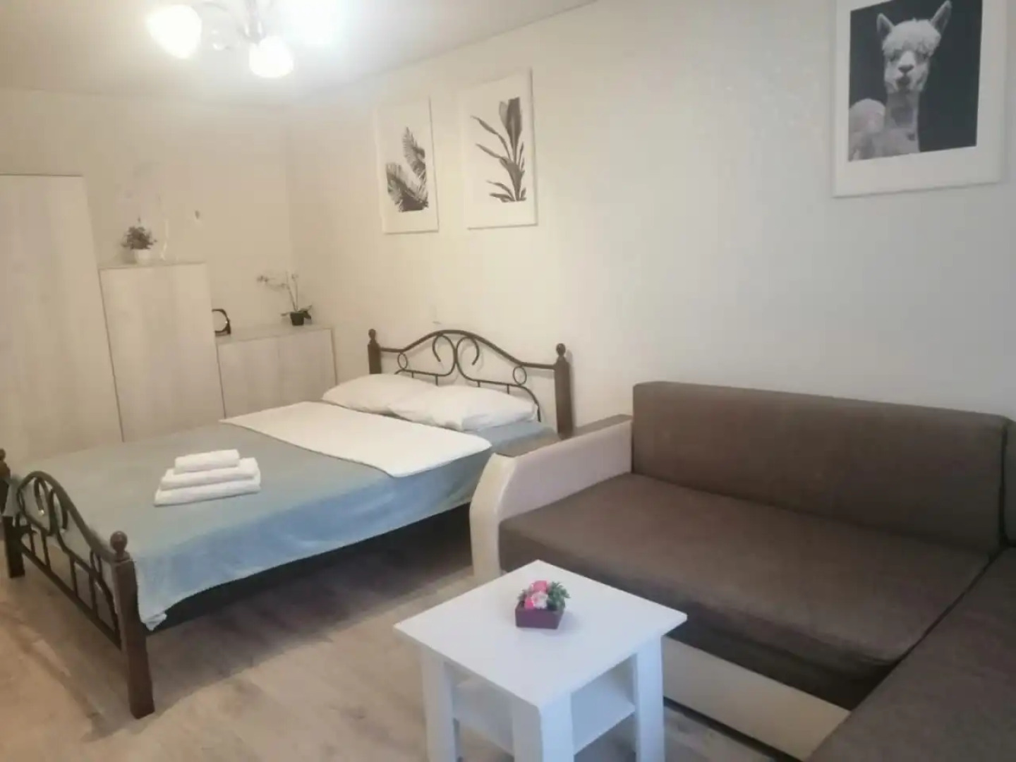 Апартаменты На Каслинской