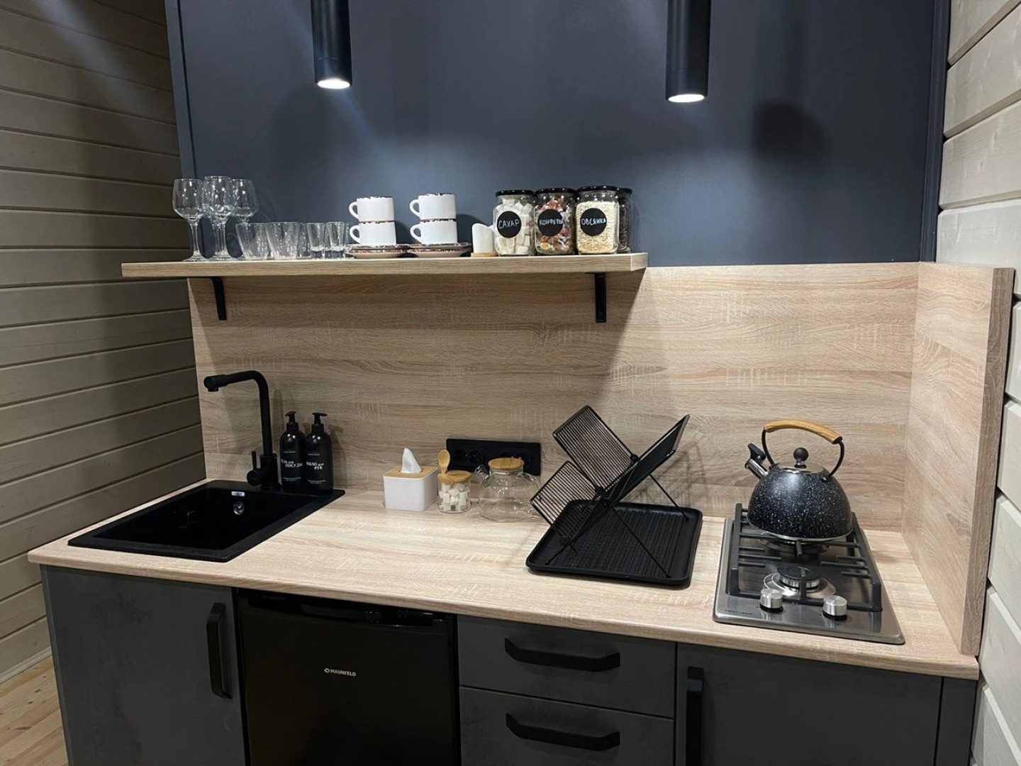 Гостевой Дом Дом для 4-х с Видом на Озеро