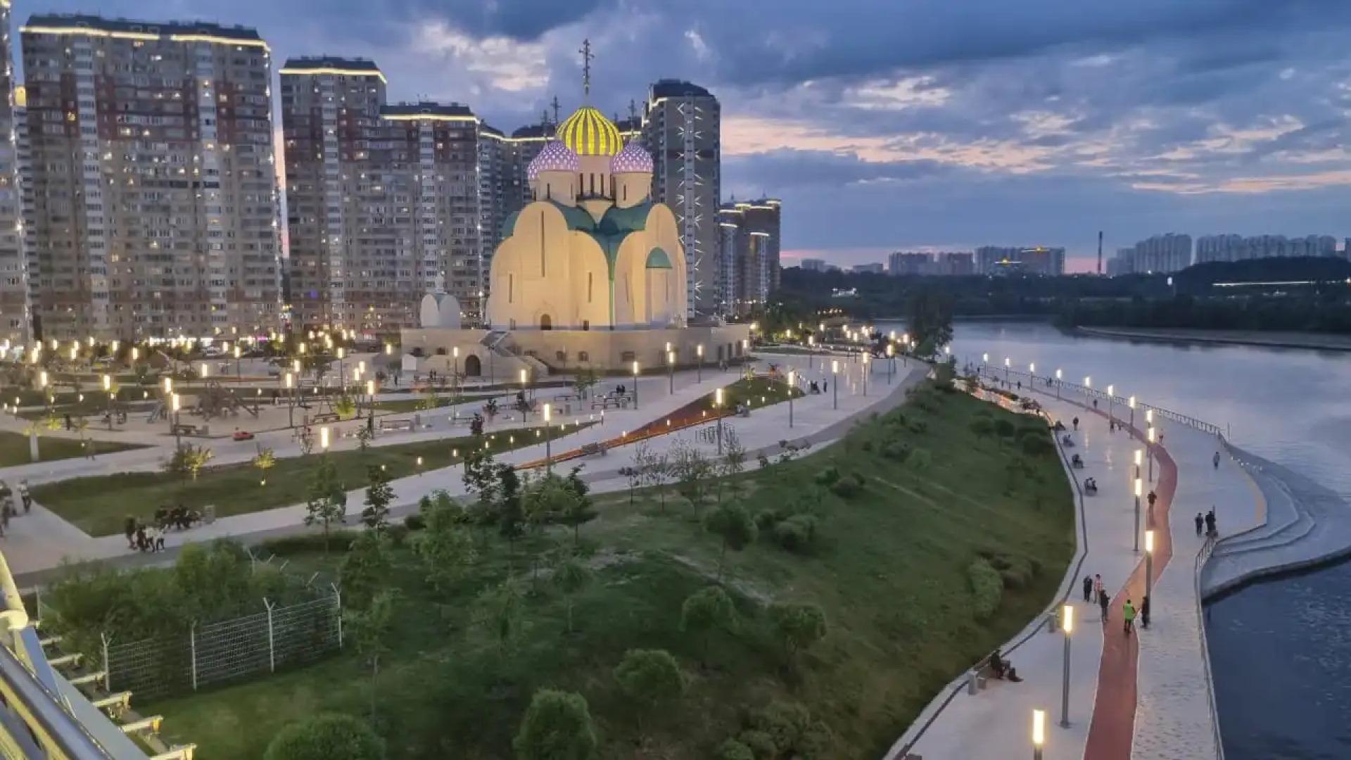 Апартаменты Студия с камином, деревом и видом на реку