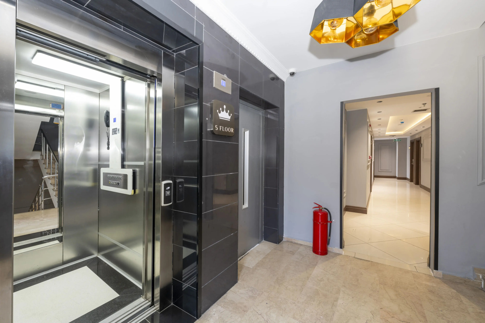 Отель Comfort Suites