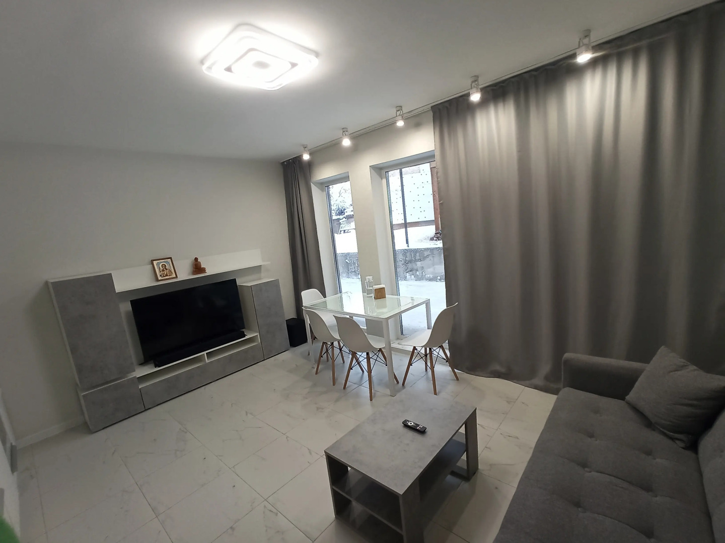 Квартира 1 Комнатная  с Сауной и 2мя 2х спальными Кроватями в Частном Доме