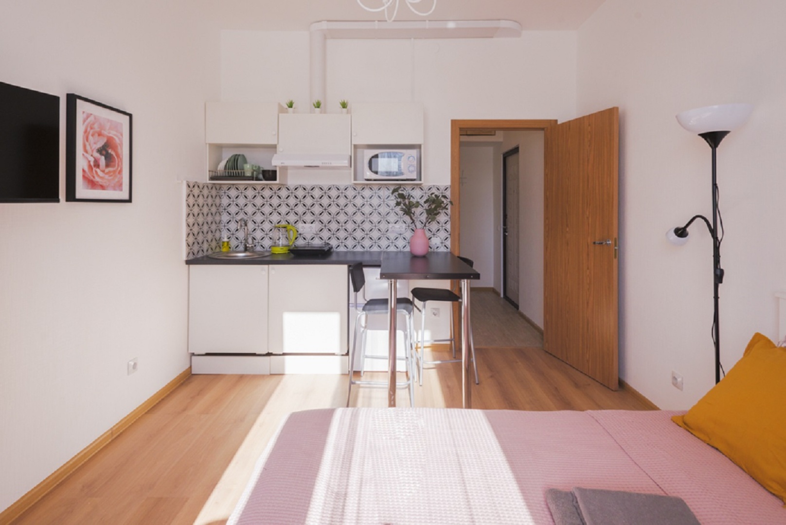 Квартира Студия Желтая в поселке Песочном