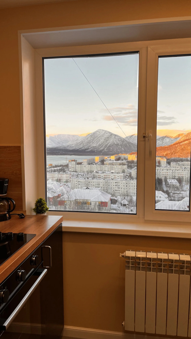 Апартаменты с Потрясающим Видом на Озеро, Горы и Город