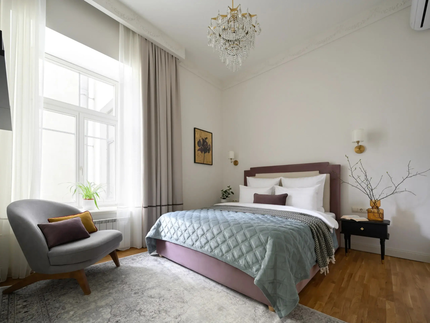 Апартаменты Minin Apartments с видом на Невский 150 кв.м.