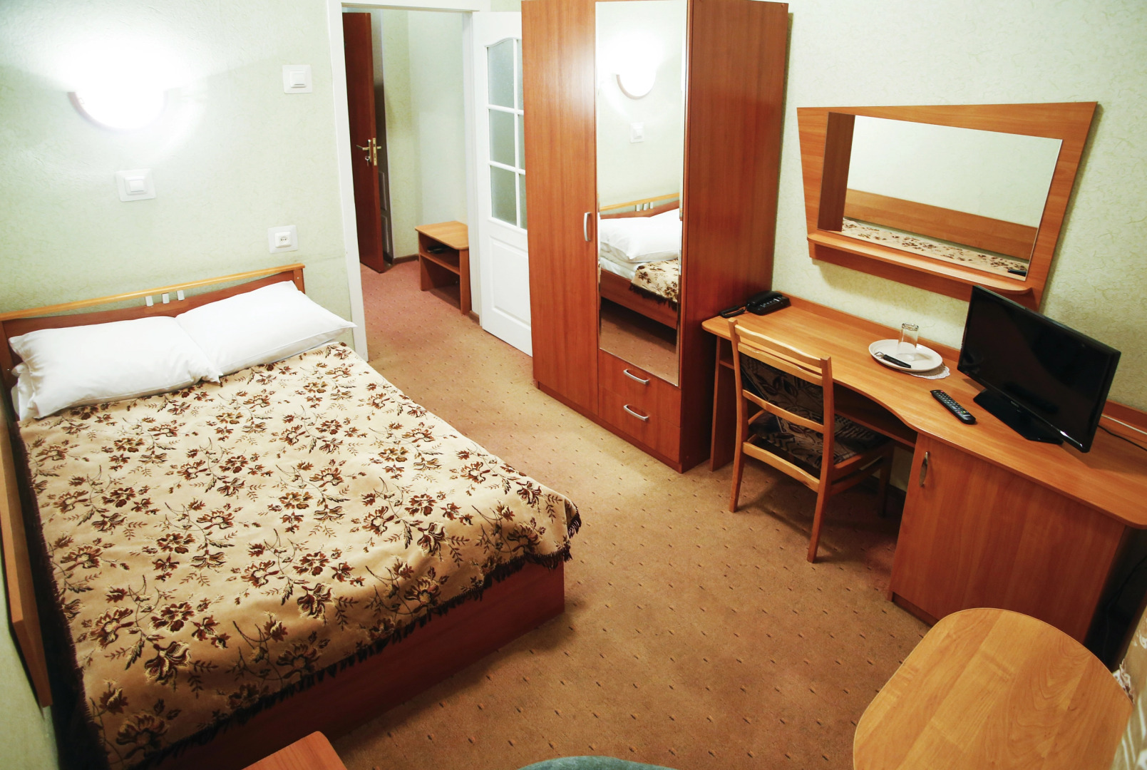 Гостиница Октябрьская