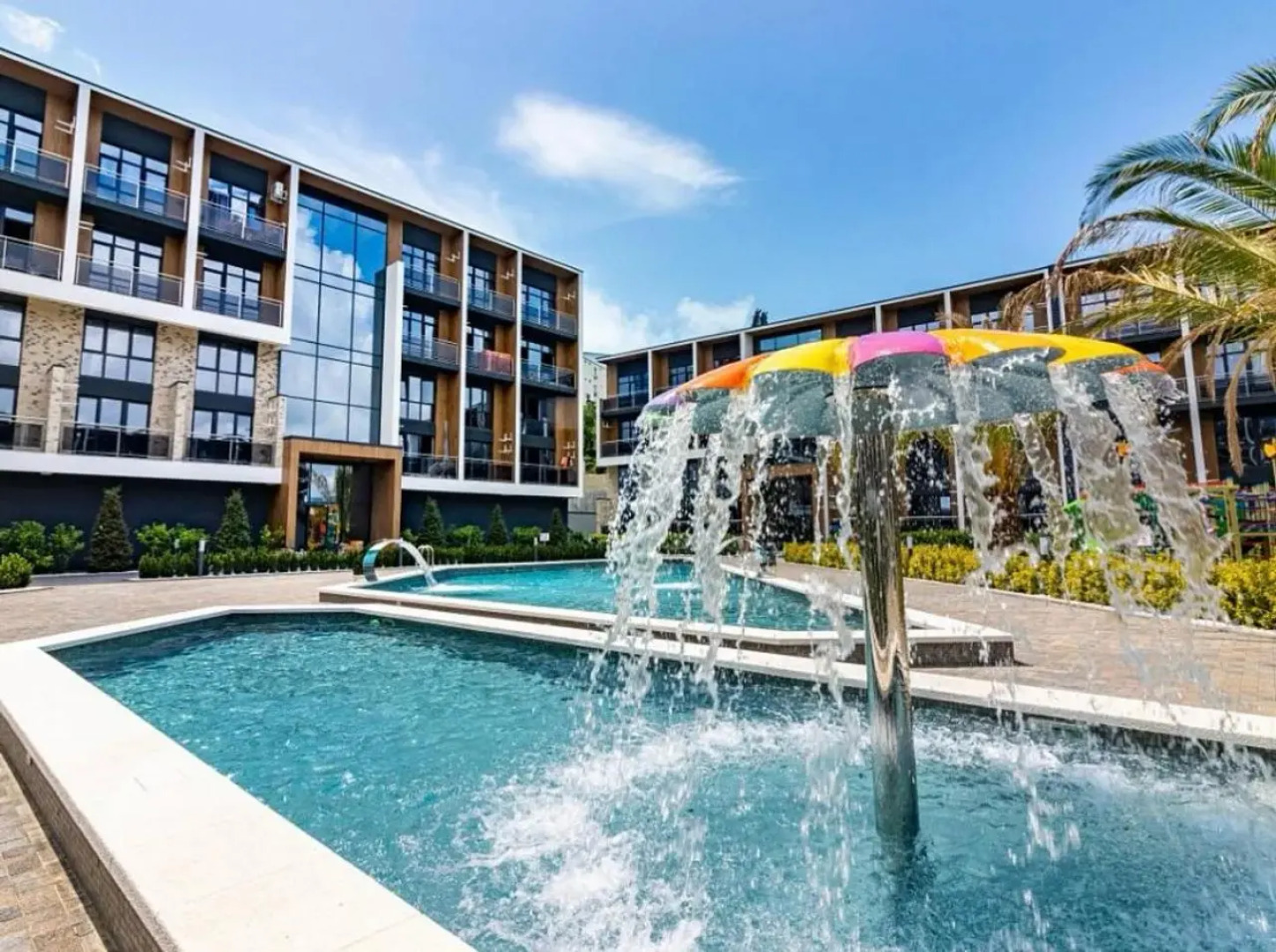 Апартаменты 3х местная студия студия с балконом и бассейном