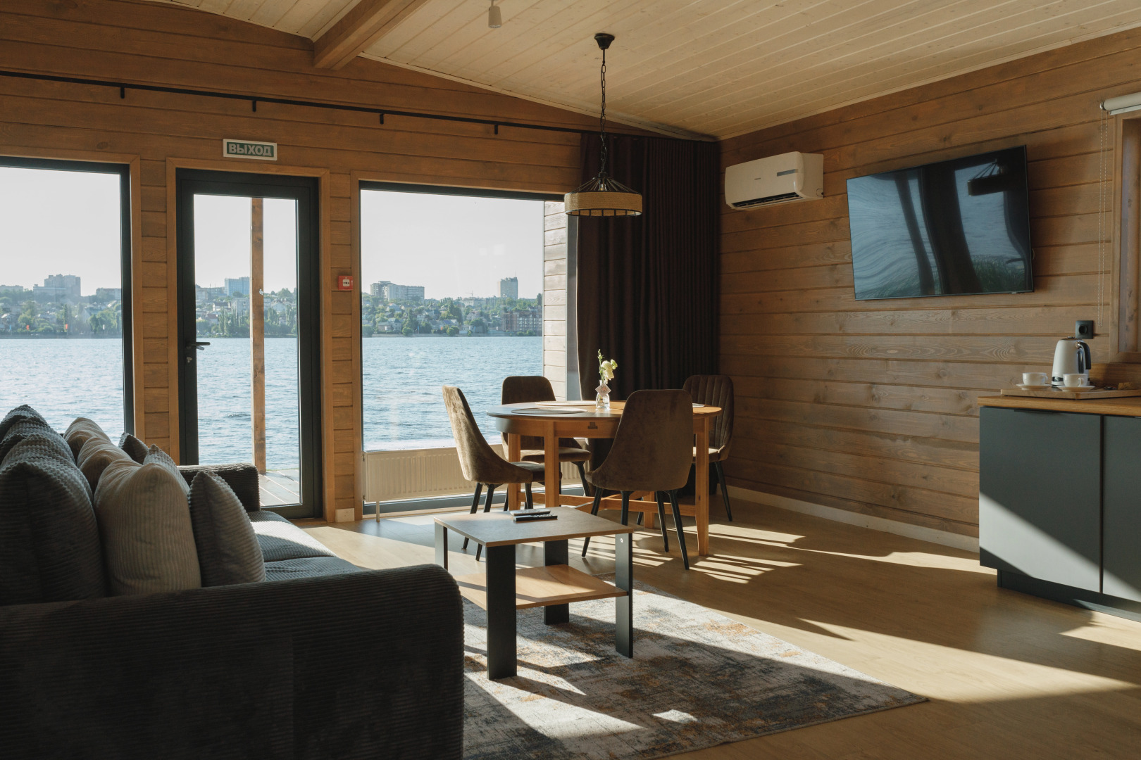 Отель Негород