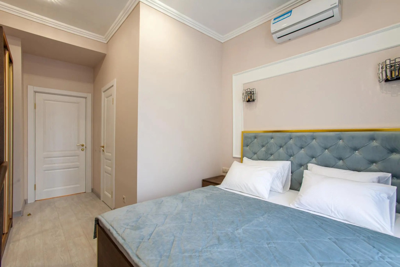 Отель Арион