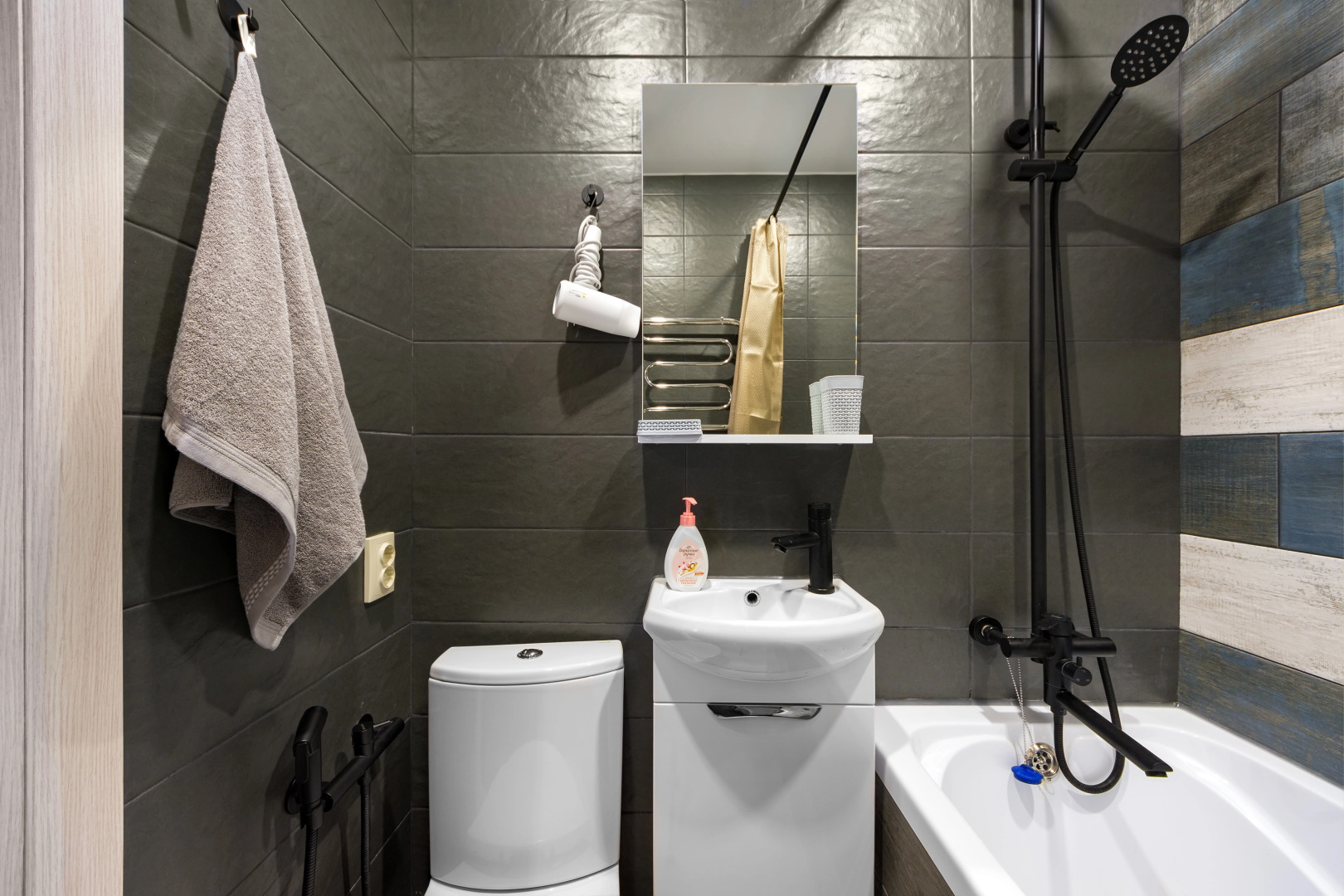 Апартаменты Двухкомнатная квартира в Центре города на Дунаевского 12