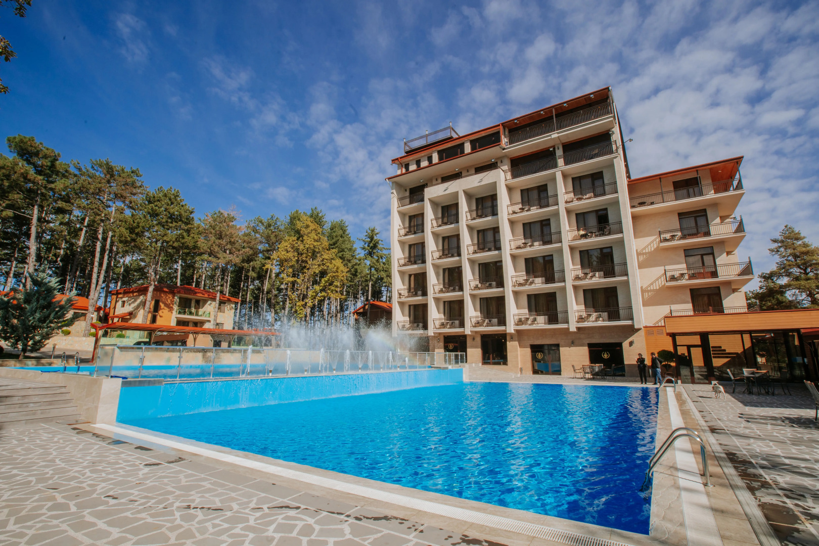 Курортный отель Zuzumbo Resort  Spa