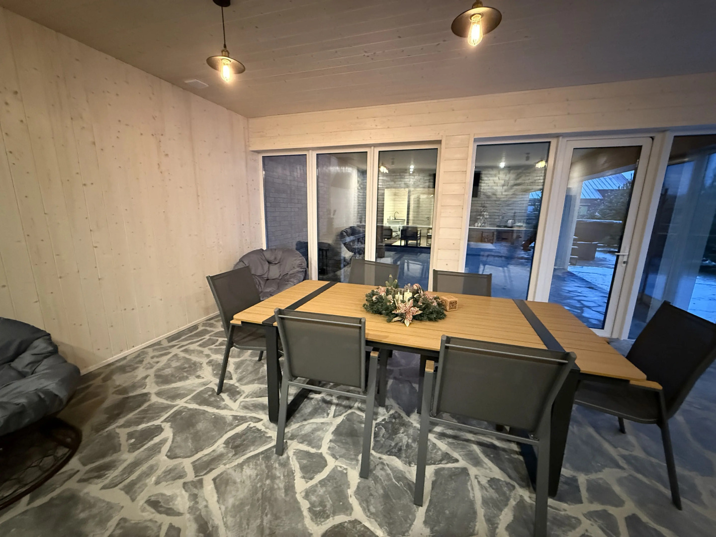 Частный дом Загородный с баней чаном и беседкой