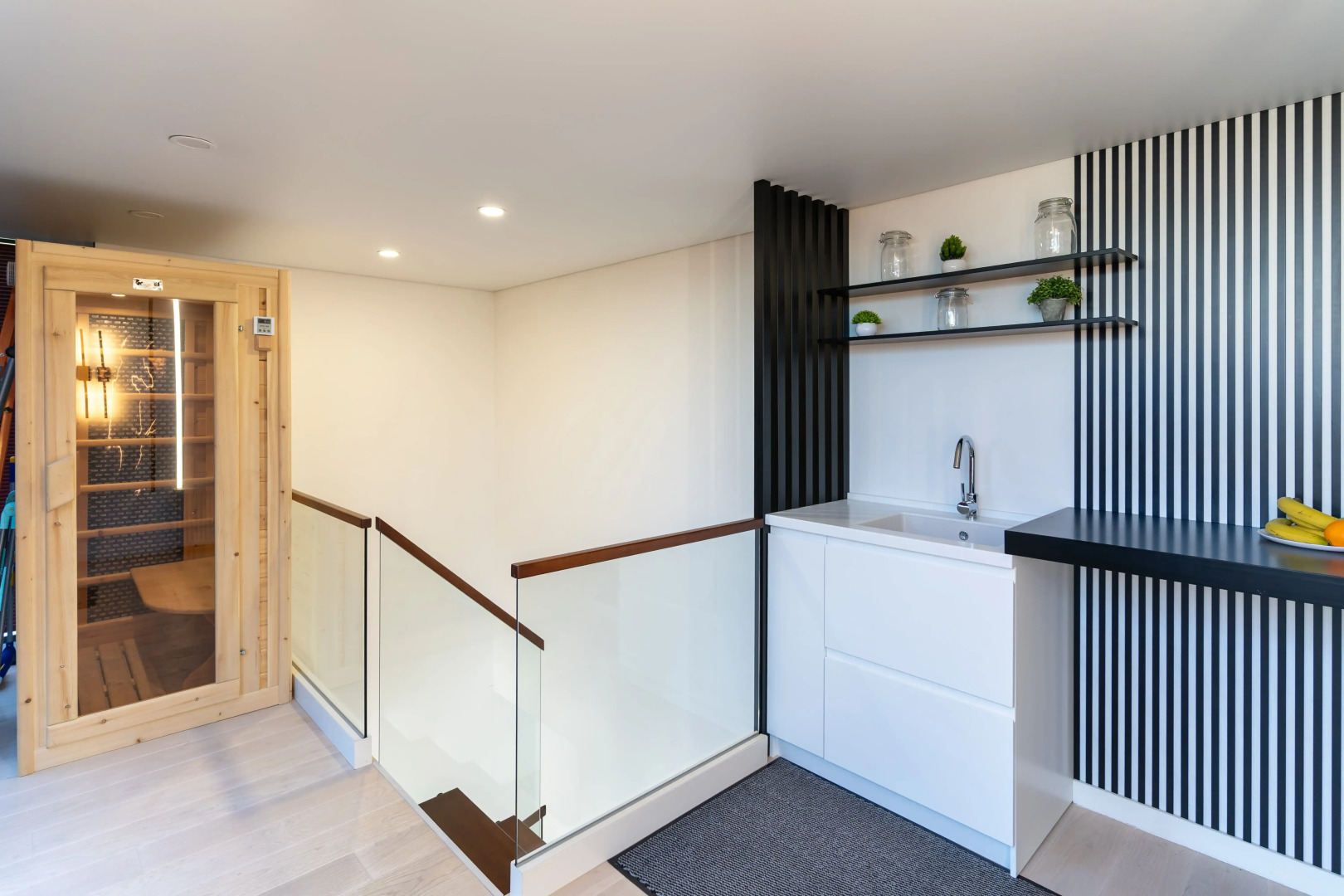 Двухэтажные Апартаменты с открытой террасой на Стачек 62