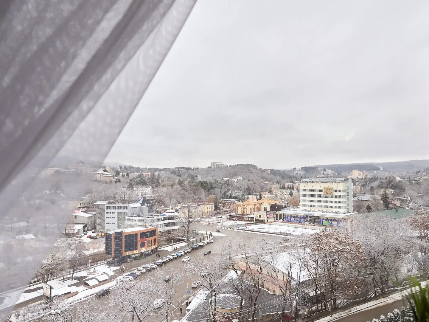 Апартаменты Орхидея от Ирины Савельевой + В самом центре города сразу у Курортного бульвара + С видом на горы + Весь город у ваших ног!