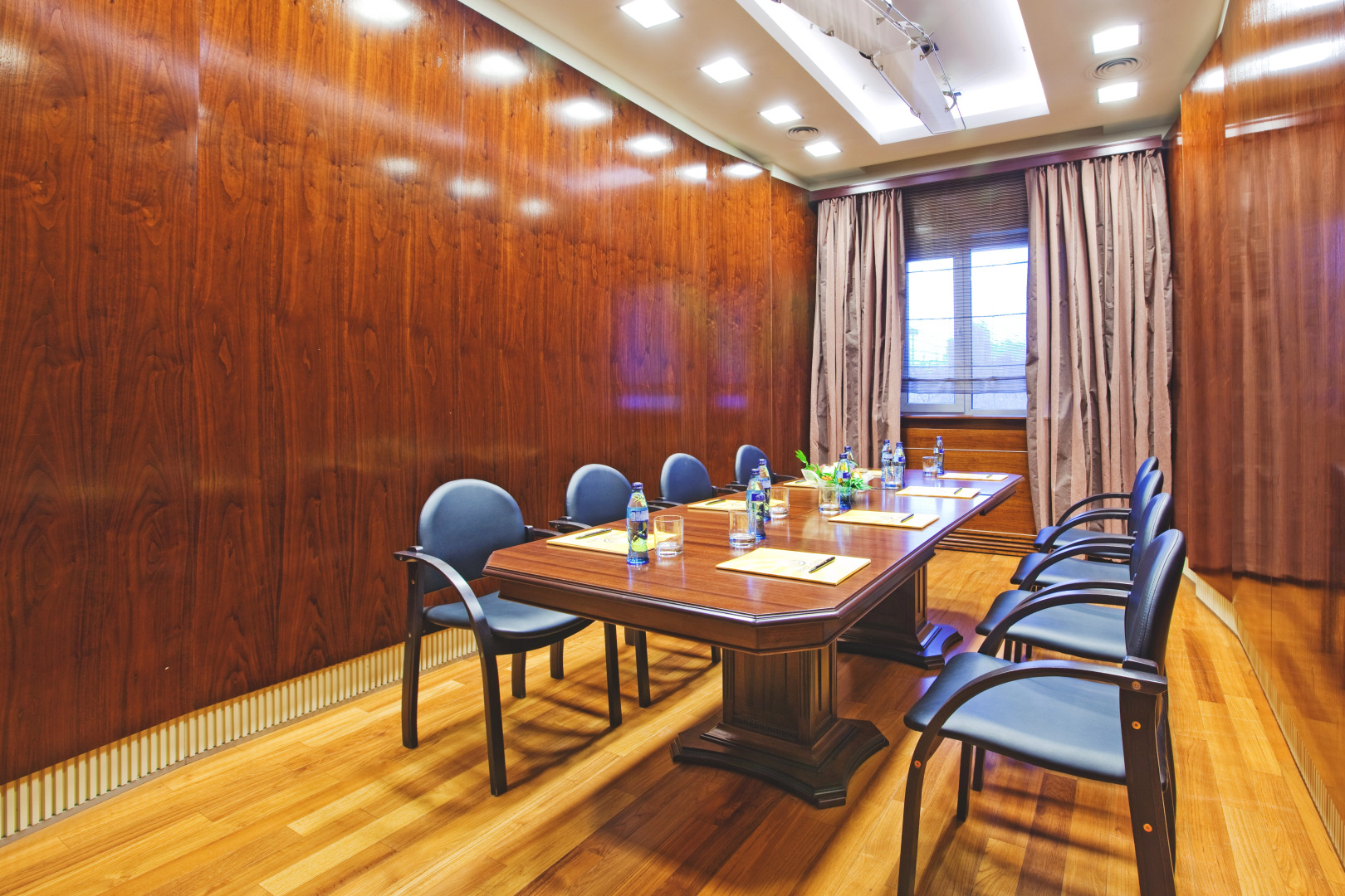 Отель East Gate