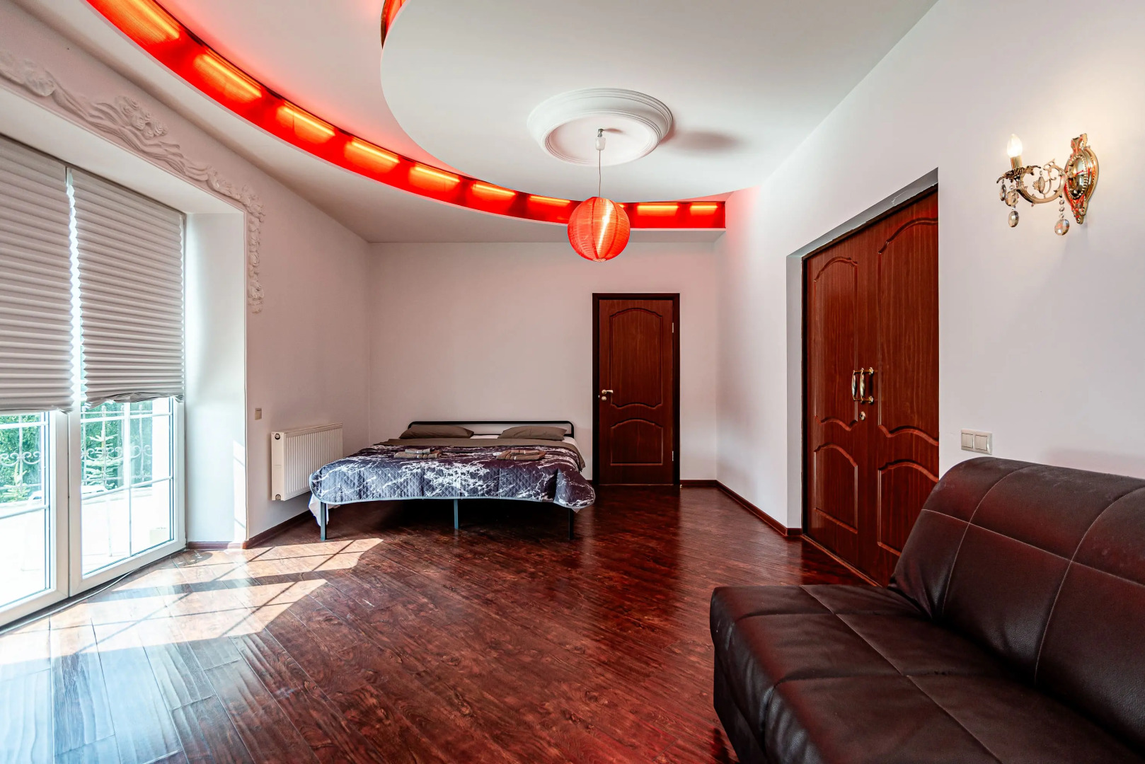 Частный дом Шикарный дом в Апрелевке с бассейном и сауной